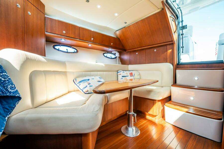 2005 Tiara Yachts 3200 Open