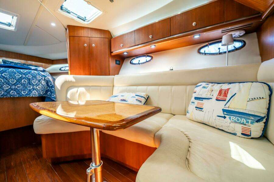 2005 Tiara Yachts 3200 Open