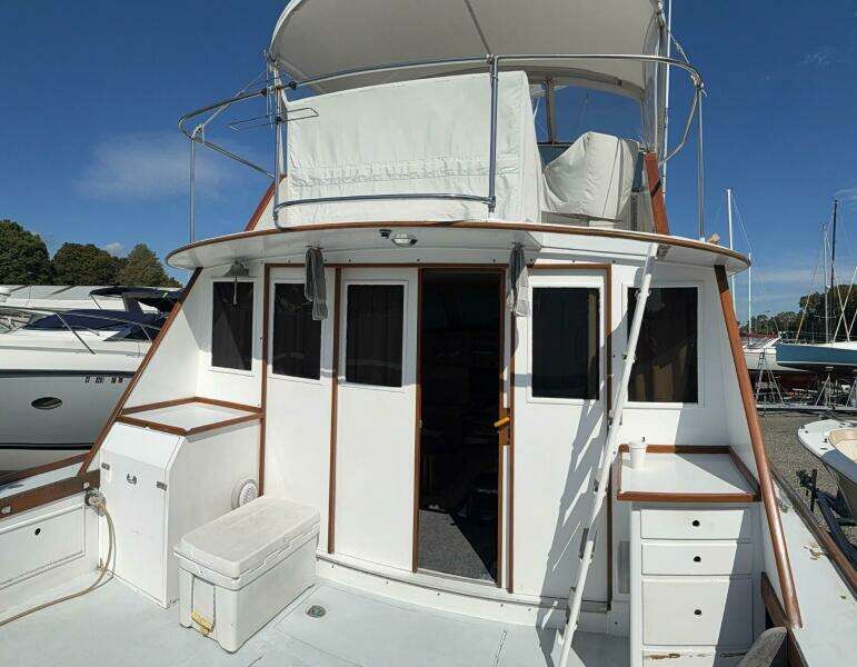 1967 Custom 42’ Flybridge Cruiser