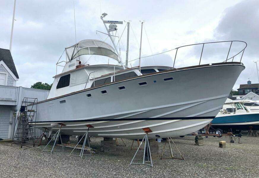 1967 Custom 42’ Flybridge Cruiser