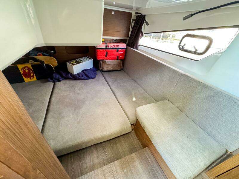 2022 Beneteau Antares 11