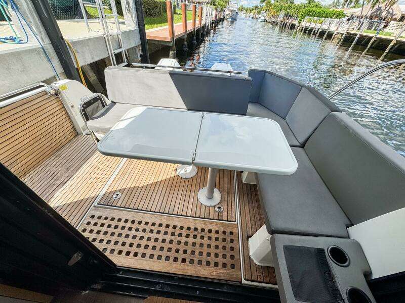 2022 Beneteau Antares 11