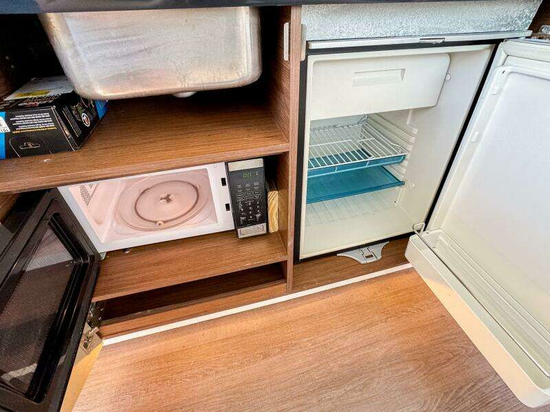 2022 Beneteau Antares 11