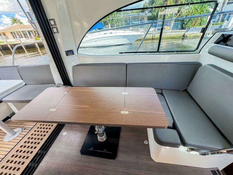 2022 Beneteau Antares 11