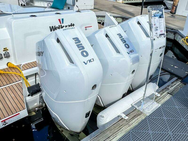 2026 Wellcraft 38 T-Top