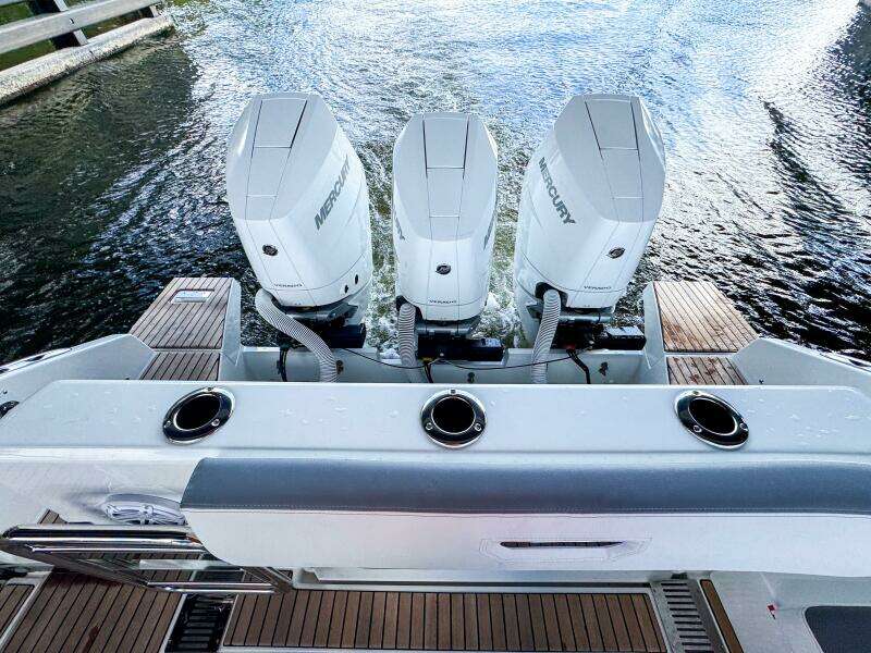 2026 Wellcraft 38 T-Top