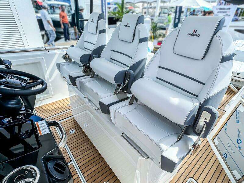 2026 Wellcraft 38 T-Top