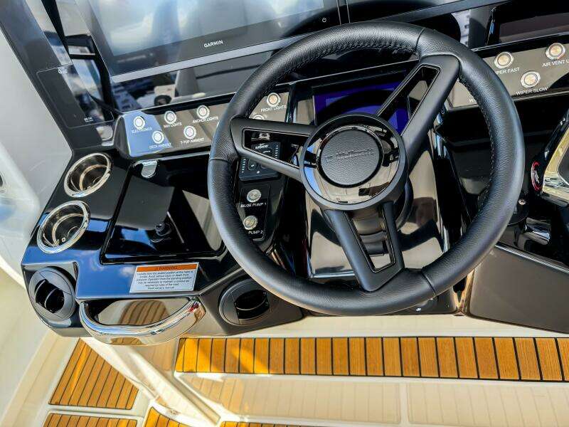 2026 Wellcraft 38 T-Top