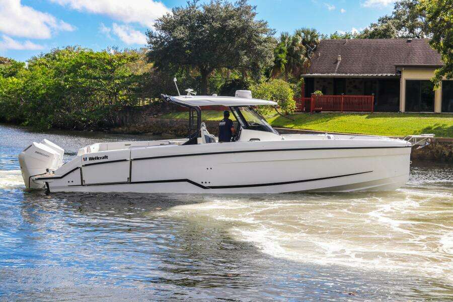 2026 Wellcraft 38 T-Top