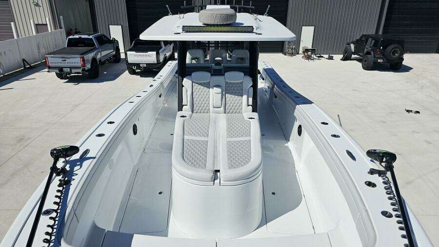 2025 Costa Custom 34SV