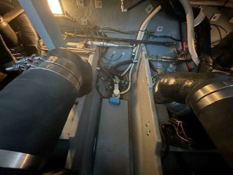 1998 Sea Ray 370 Sundancer