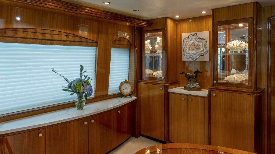 Hatteras 80 Gallopin- Decor