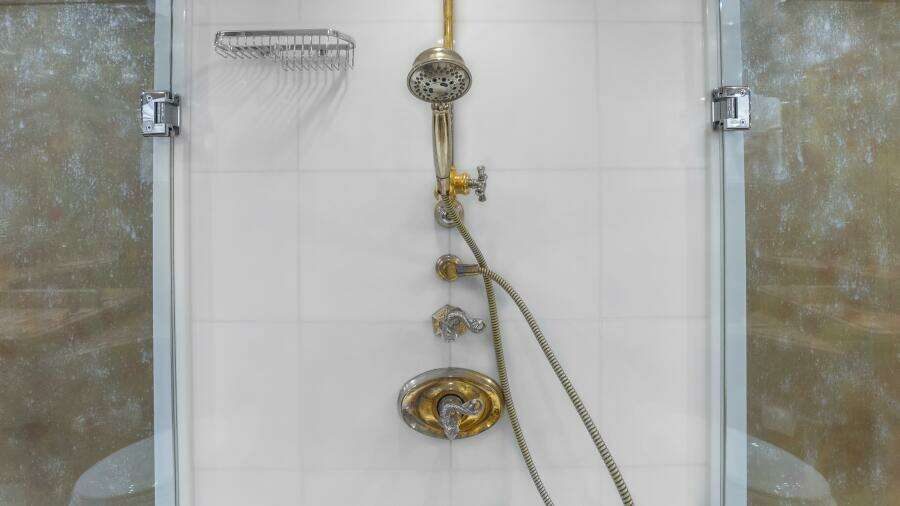 Hatteras 80 Gallopin- Master Head