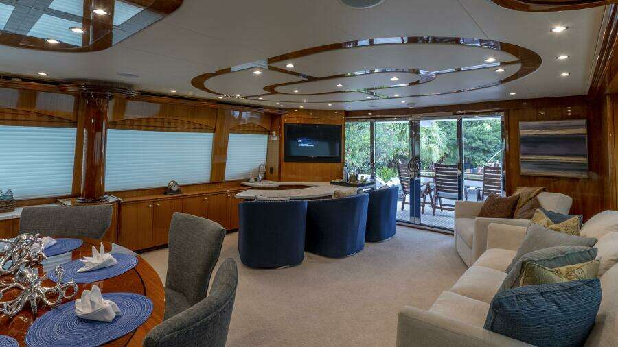 Hatteras 80 Gallopin- Salon