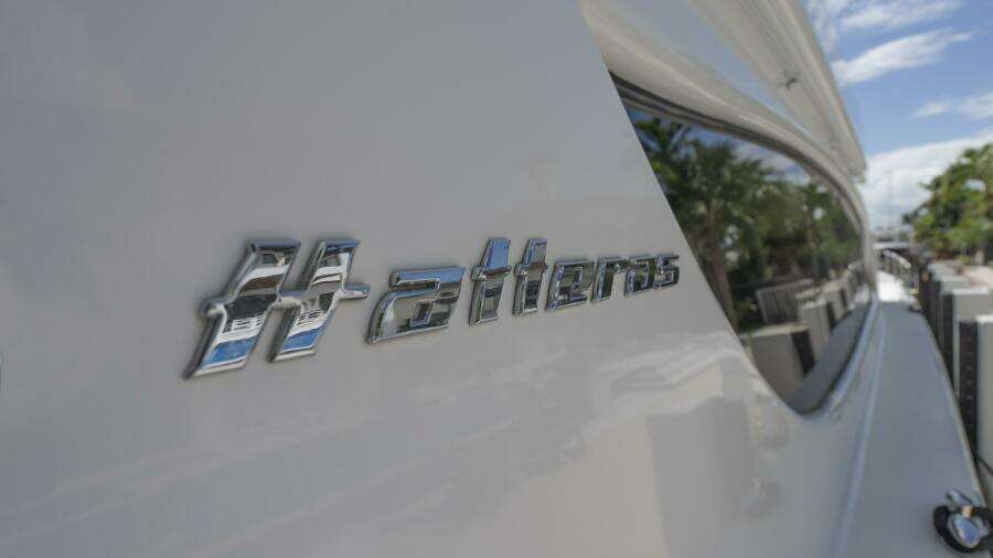 Hatteras 80 Gallopin- Starboard Side