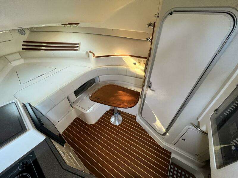 2004 Grady-White Express 330