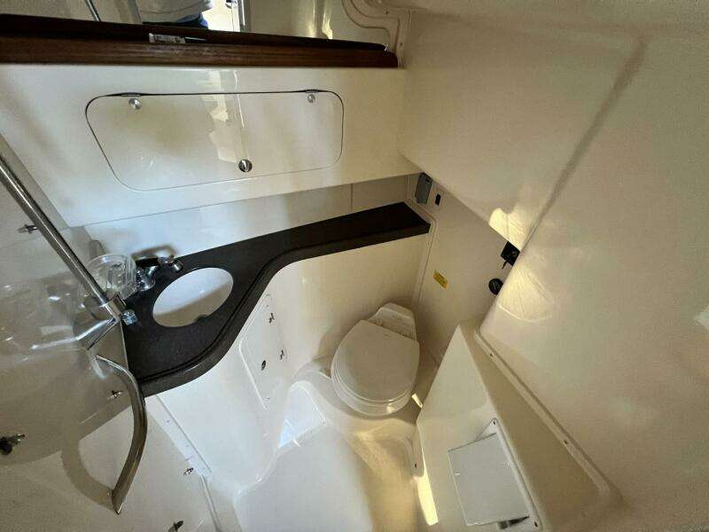 2004 Grady-White Express 330