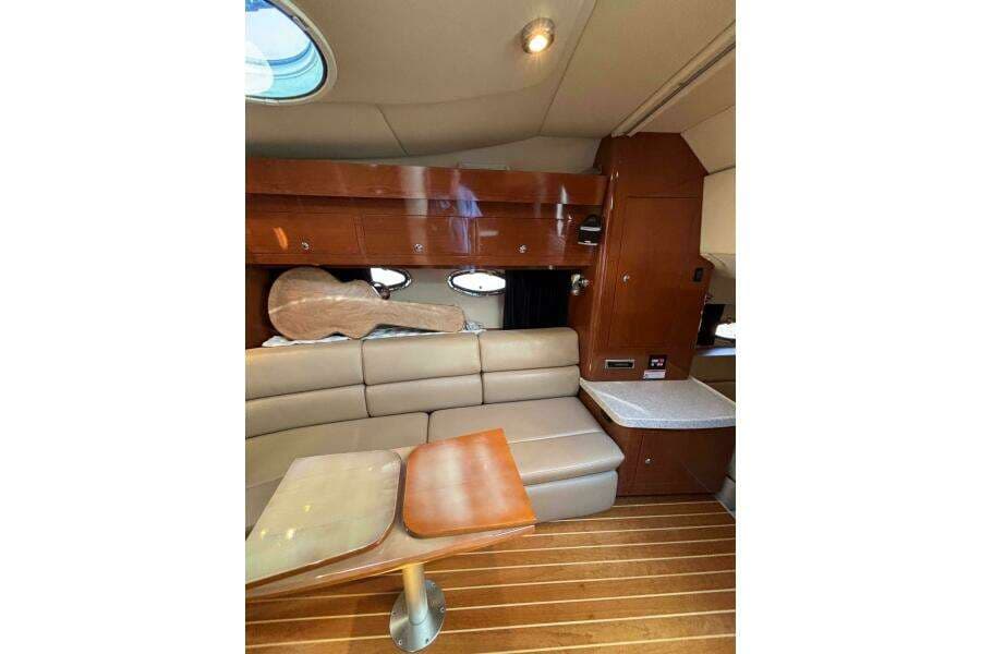 2007 Regal 3760 Sportyacht