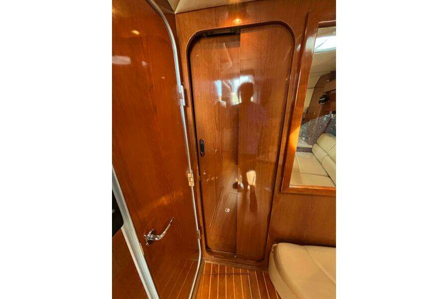 2007 Regal 3760 Sportyacht