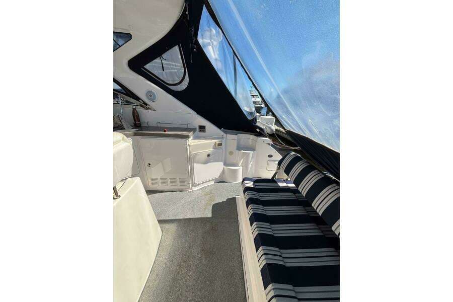 2007 Regal 3760 Sportyacht