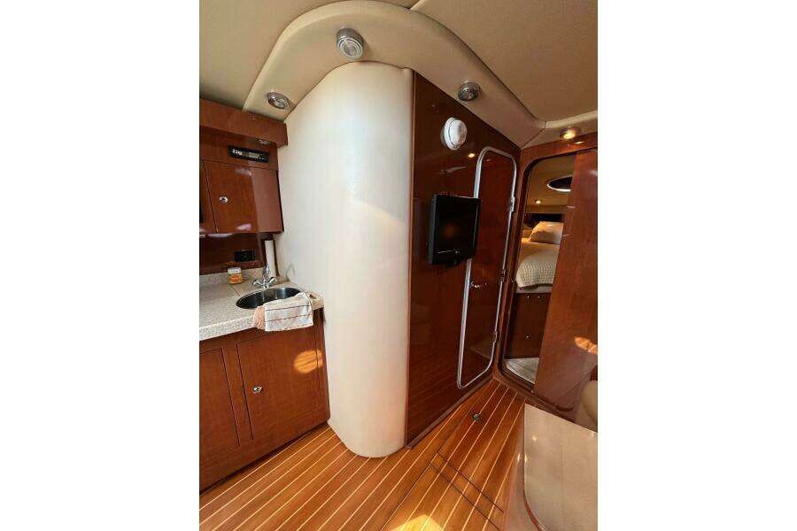 2007 Regal 3760 Sportyacht