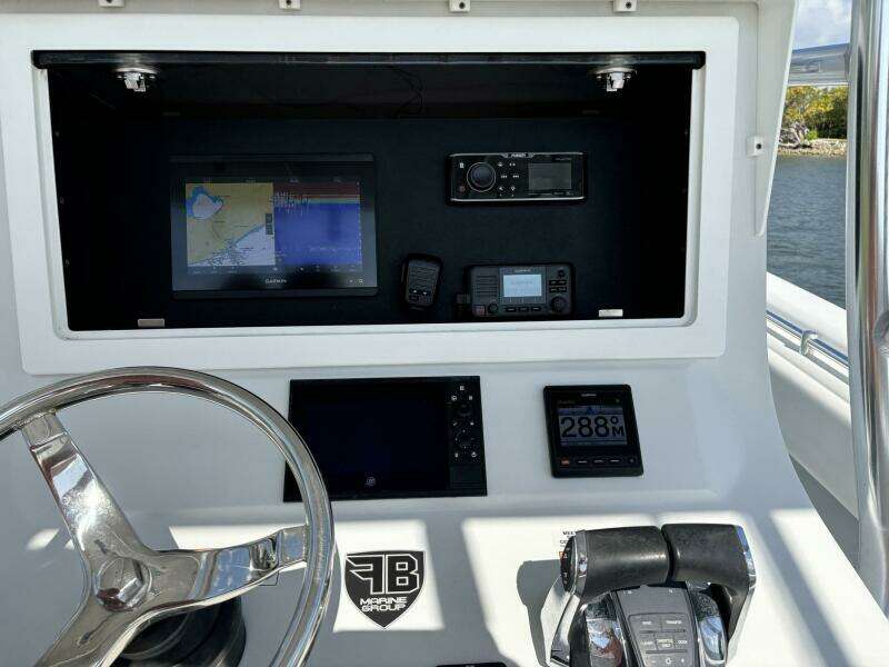 2020 Contender 28 Sport