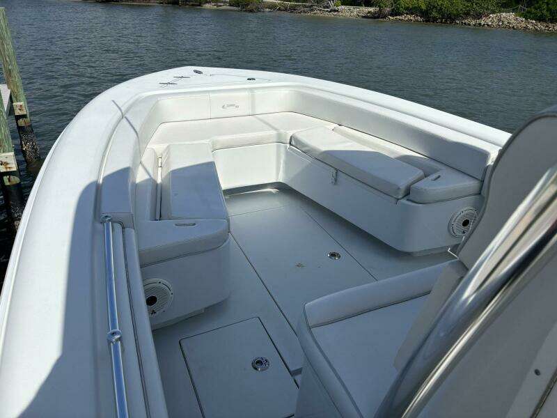 2020 Contender 28 Sport