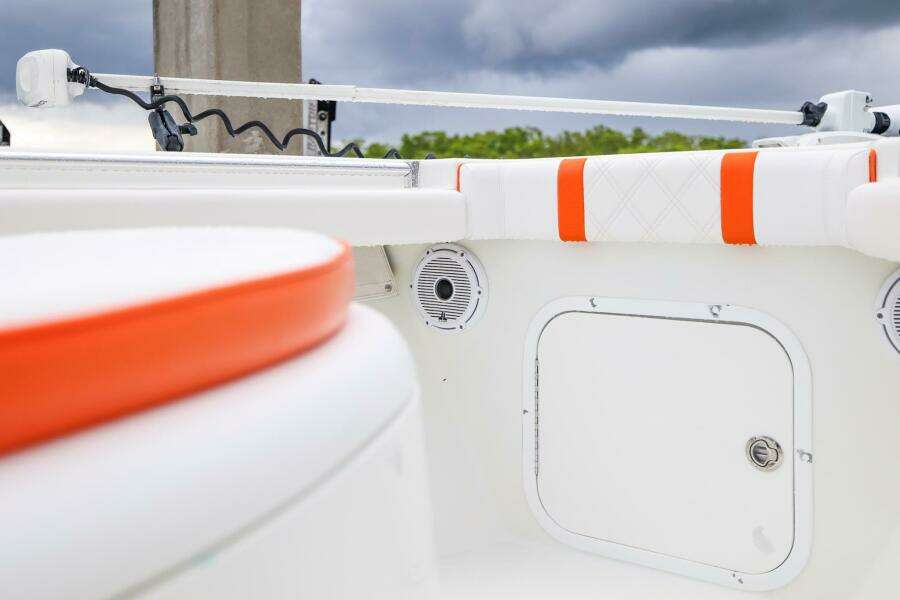 Yellowfin 32 Offshore - STILL DREAMIN - Starboard Bow