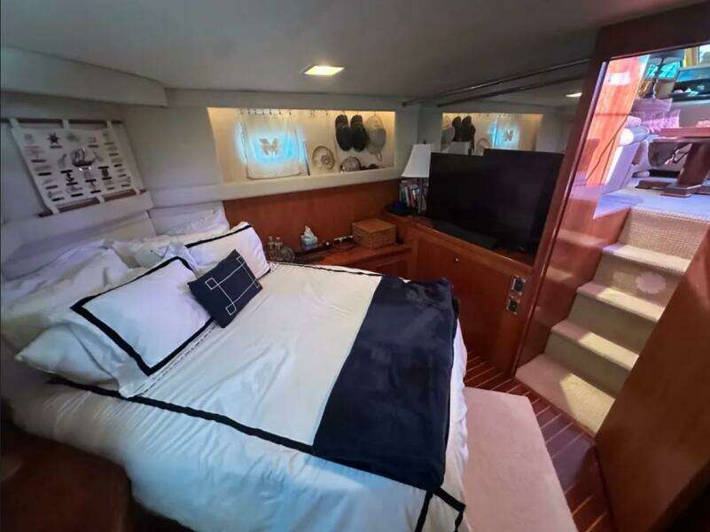 1994 Hatteras 48 Cockpit Motor Yacht