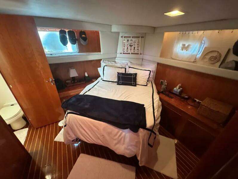 1994 Hatteras 48 Cockpit Motor Yacht