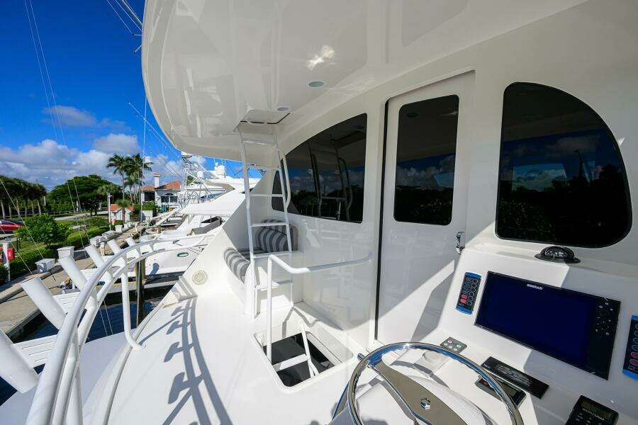 Viking 72 - Corintios - Exterior Aft Flybridge