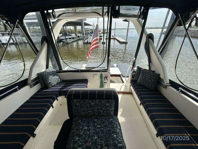 40' Kha Shing flybridge aft