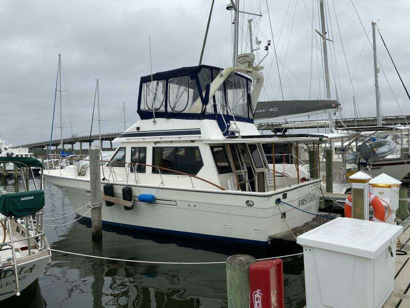 40' Kha Shing port aft profile2