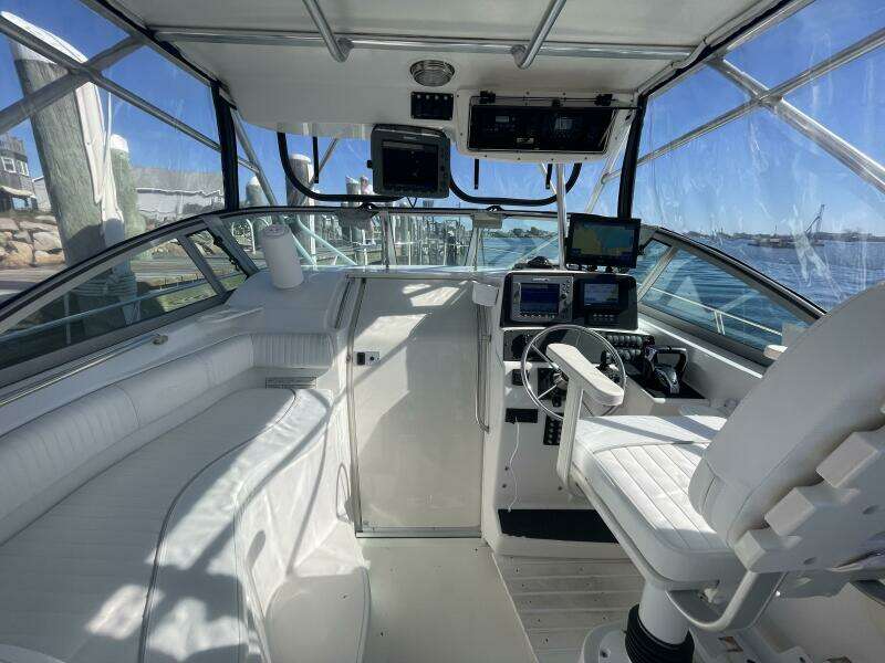 2001 Boston Whaler 285 Conquest
