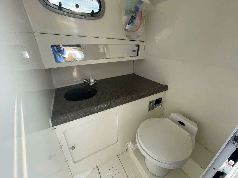 2001 Boston Whaler 285 Conquest