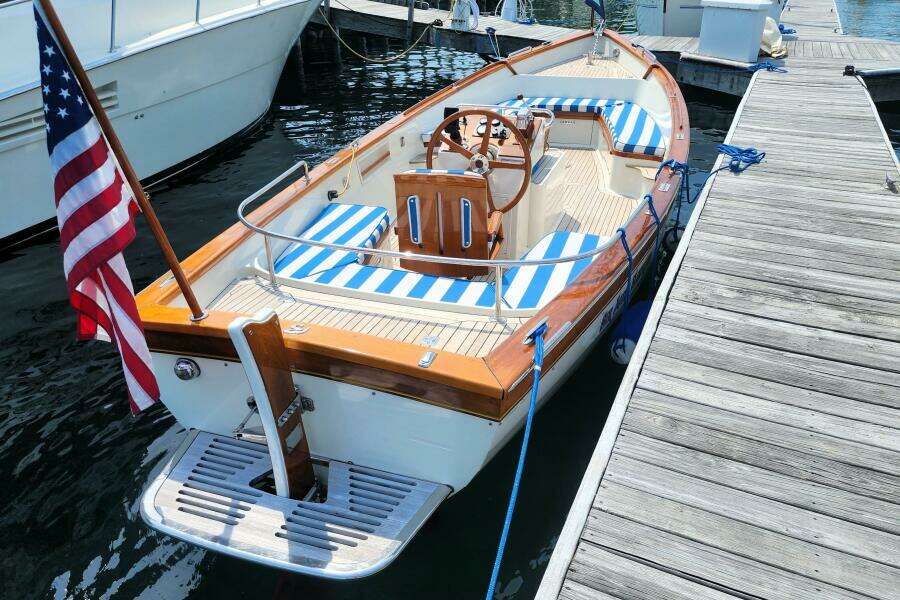 2007 Custom Flanders Bay 27