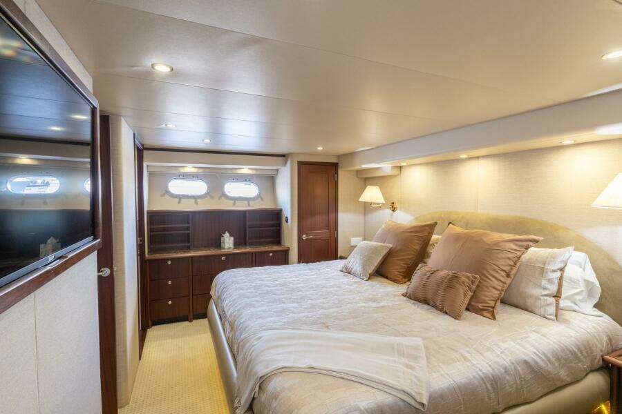 2009 Pacific Mariner 65 Motor Yacht