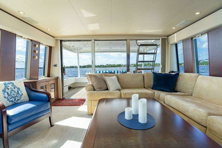 2009 Pacific Mariner 65 Motor Yacht