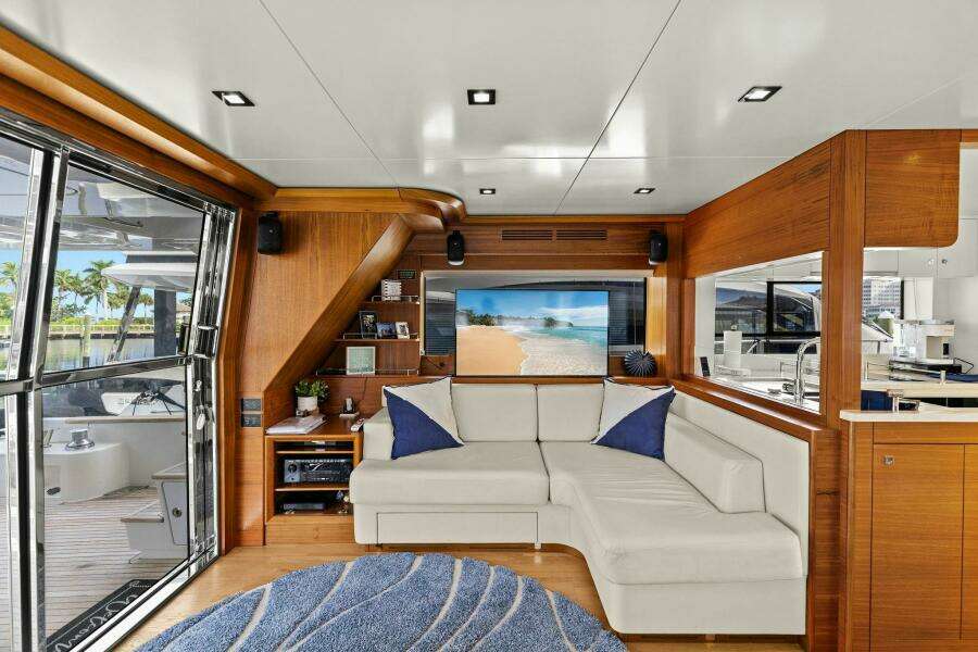 2021 Sirena 64- DESTIN-E- Salon 