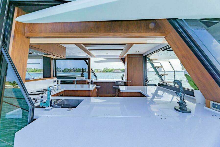 2019 Galeon 640 FLY