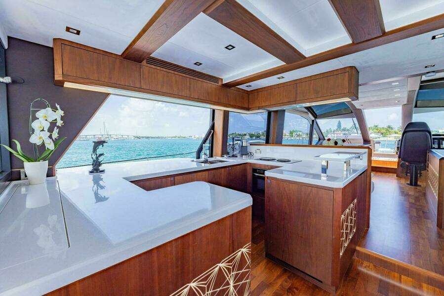 2019 Galeon 640 FLY