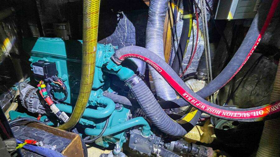 1991 Oyster Lightwave 48