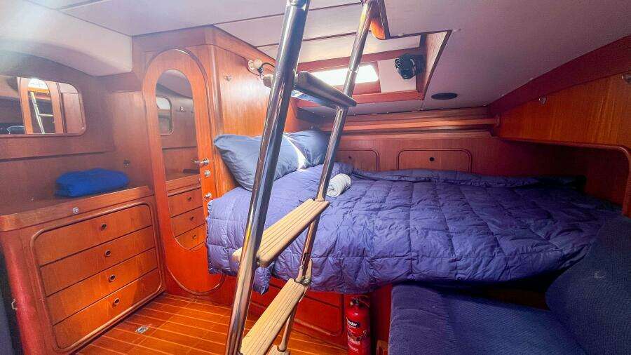 1991 Oyster Lightwave 48