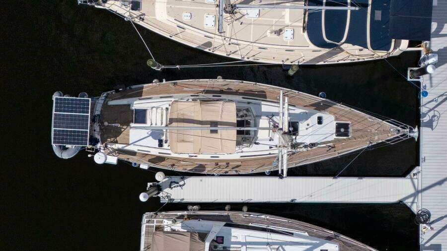 1991 Oyster Lightwave 48