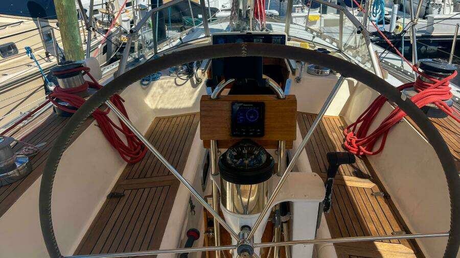 1991 Oyster Lightwave 48