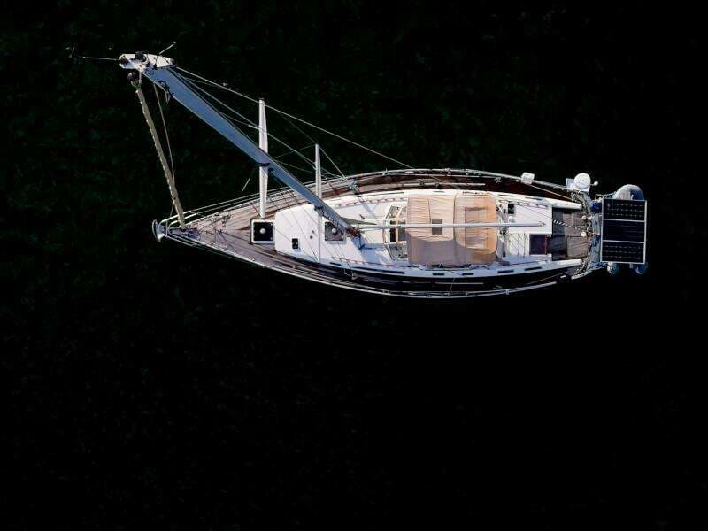 1991 Oyster Lightwave 48