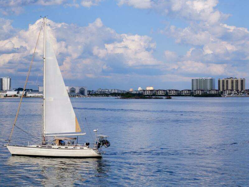 1991 Oyster Lightwave 48