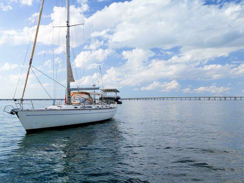 1991 Oyster Lightwave 48