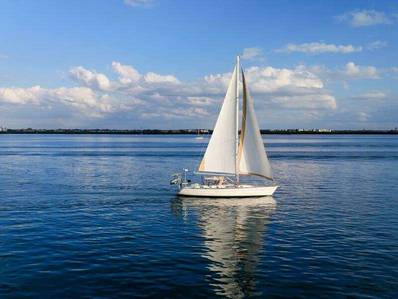 1991 Oyster Lightwave 48