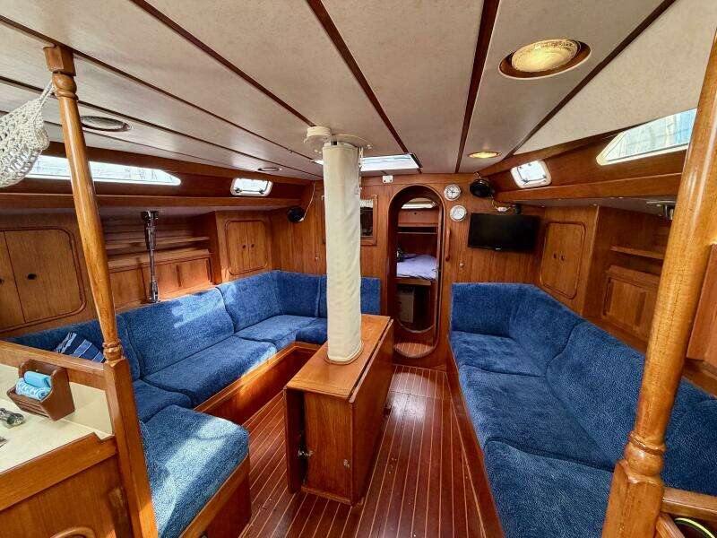 1991 Oyster Lightwave 48